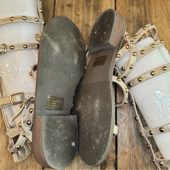 ‼️SOLD OUT‼️Joyfolie Ceylon Studded Gladiator Gold/Tan / Size Y5 - Picture 16 of 16
